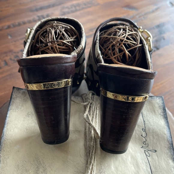 BNWT size 7 Coach clogs with matching Hobo bag! - Picture 2 of 13